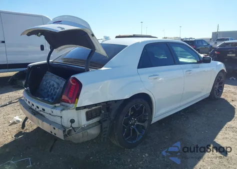 2020 Chrysler 300 300S z USA, uszkodzony, nr VIN 2C3CCABT6LH178453